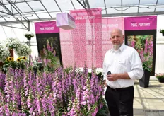 Mike Huggett of American Takii presenting new hybrid Digitalis Pink Panther. Besides it’s striking Panther pattern, more habits make it an interesting crop for the grower, retailer and consumer. “It is a first year flowering digitalis and is easy to grow for the grower. In the garden, it will get a height of 18-24 inch and gives secondary blooms when the first matures, it flush throughout the season.”